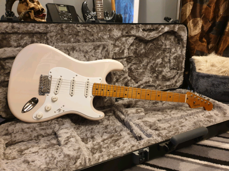 squier mini strat